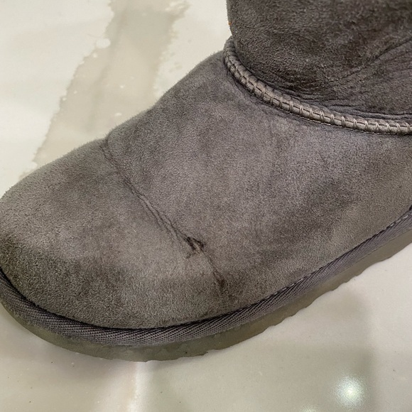 UGG Bailey bow short gray boots Size 3 - Picture 5 of 7